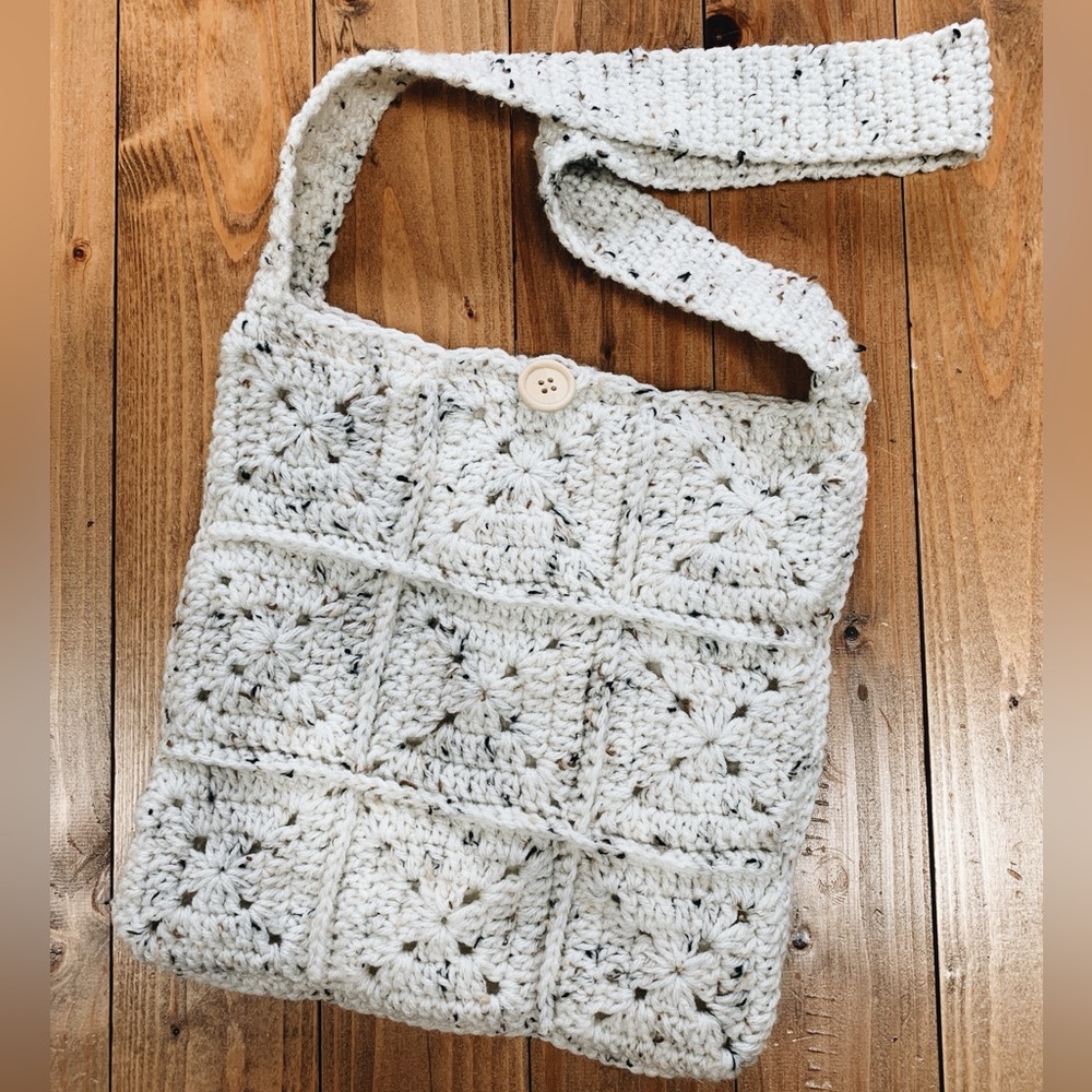 Crochet crossbody purse